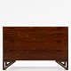Svend Langkilde / Illums Bolighus
Chest of drawers in Rio rosewood on a frame with decor. Original plaque from 
Illums Bolighus.
1 pc. in stock
Good, used condition
