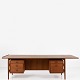 Arne Vodder / Sibast Furniture
Model 216 - Skrivebord i teak med fem skuffer og kehlet kant.
1 stk. på lager
Brugt stand
