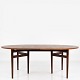 Arne Vodder / Sibast Furniture
Ovalt spisebord i palisander. Mærket fra producent.
1 stk. på lager
Pæn, brugt stand
