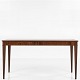 Frits Henningsen / Frits Henningsen
Coffee table in rosewood with tapered legs.
1 pc. in stock
Good condition
