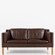 Børge Mogensen / Fredericia Furniture
BM 2212 - 2-seater sofa in original dark brown leather with oak legs.
1 pc. in stock
Good condition
