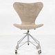 Arne Jacobsen / Fritz Hansen
AJ 3117 - New upholstered "Seven" office chair in "Duet" suede anilin leather 
(color: gold) on original base. Stamped from the production.
1 pc. in stock
Reupholstered

