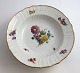 Royal Copenhagen. Saksisk blomst. Dyb dessert tallerken.  Model #1616. Diameter 
22 cm. Produceret før 1923.