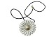 Georg Jensen sølv
Stort forgyldt Daisy Marguerit vedhæng / broche i original snor