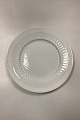 Royal Copenhagen Hvid Vifte Rundt Fad No. 11512