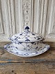 Royal Copenhagen Musselmalet helblonde terrin på underfad no. 1109/1110