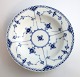 Royal Copenhagen. Musselmalet, halvblonde. Dyb tallerken. Model 566. Diameter 
21,5 cm.  (1 sortering)