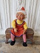 Gammel butiks nisse pige 37 cm.