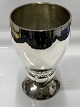 Sølv Vase på fod hammerslået C.M.Cohr.
Størrelse 21 x 12 cm