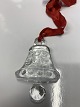 Glasophæng juleklokke, Bertil Vallien, Kosta Boda.Størrelse 8 x 4,5 cm.