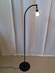 Sortmalet gulvlampe Kr. 950,-