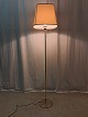 Standerlampe Kr. 700,-