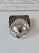 Vintage armring i sølv, smukt ciseleret blomster motiv