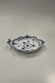 Royal Copenhagen Musselmalet halvblonde Lille bladformet kagefad No. 550