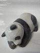 Royal Copenhagen figur, Sovende Panda.Dec. Nr. 665.Længde 11 cm.