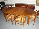 Dining table with 2 leafs of 6 oak chairs with braided Borge Mogensen in good 
condition 5000 m2 showroom