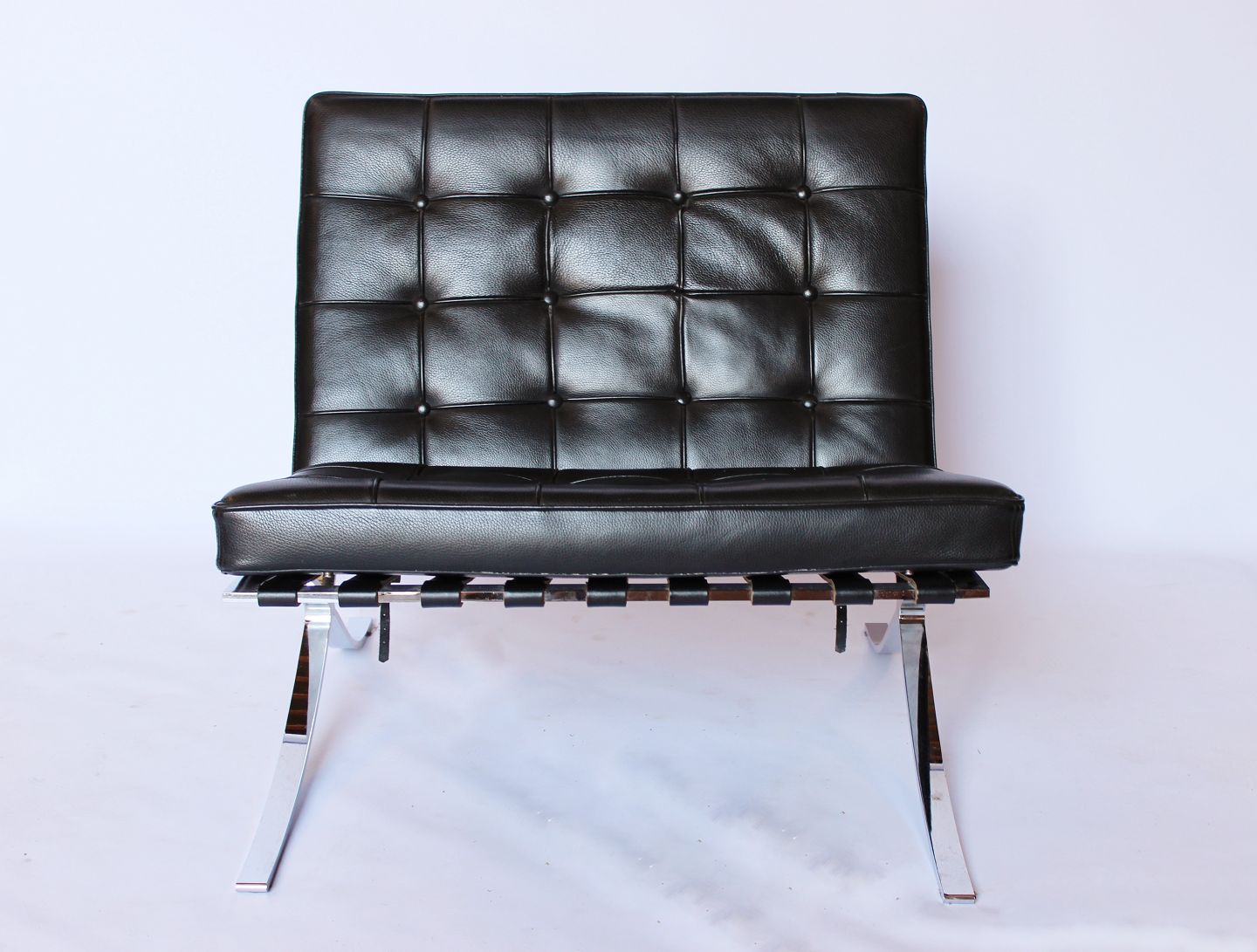 Afdæk mynte Mælkehvid KAD ringen - Techno Barcelona stol i sort læder og stel af krom af Italiensk  design. * 5000m2 - Techno Barcelona stol i sort læder og stel af krom af  Italiensk design. * 5000m2