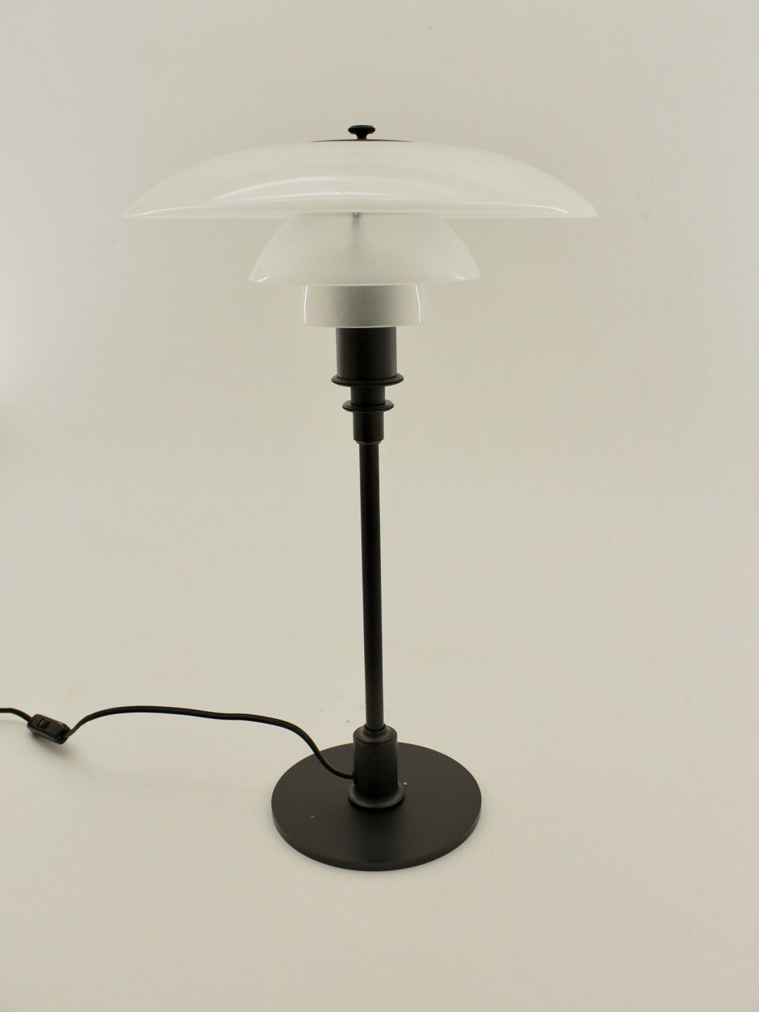KAD - PH 3/2 sort metalliseret Louis Poulsen design bordlampe solgt - PH 3/2 sort metalliseret Louis bordlampe solgt