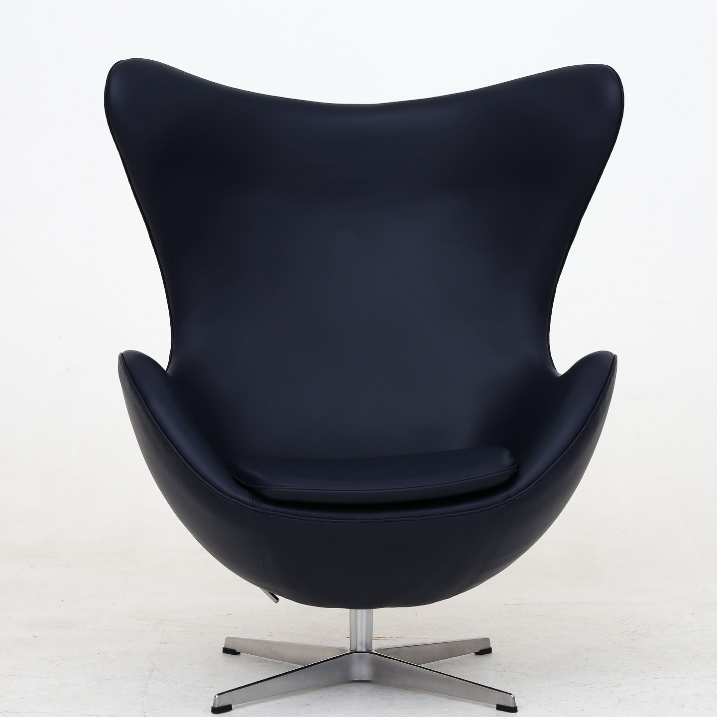 KAD ringen Arne Jacobsen Fritz Hansen AJ 3316 Nybetrukket