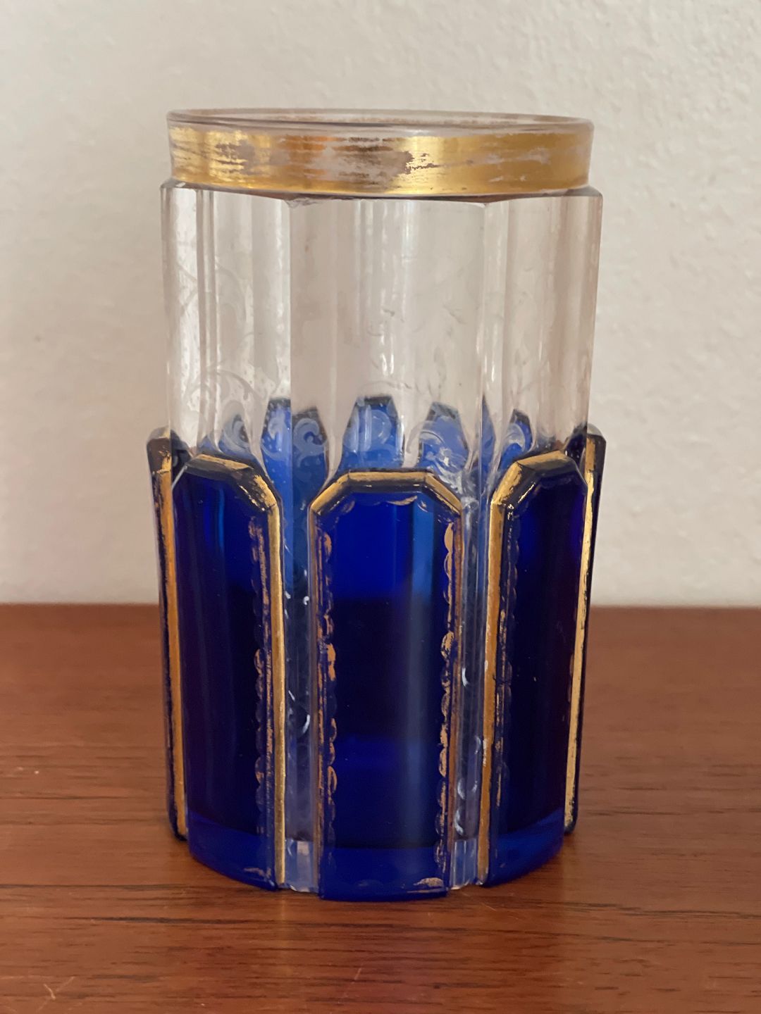 magnet græs astronomi KAD ringen - Antique vase of panel-cut crystal in cobalt blue and clear  glass with gildings a - Antique vase of panel-cut crystal in cobalt blue  and clear glass with gildings a