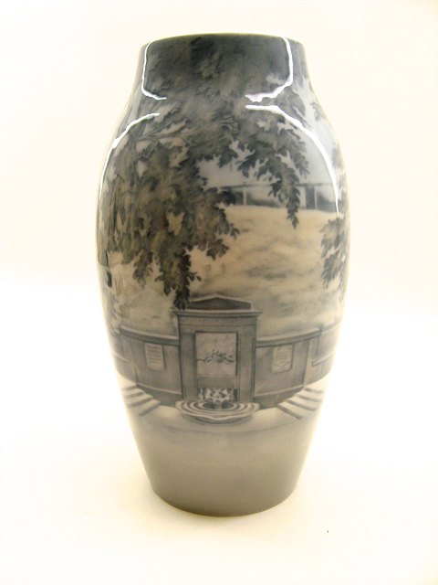 B&G Vase