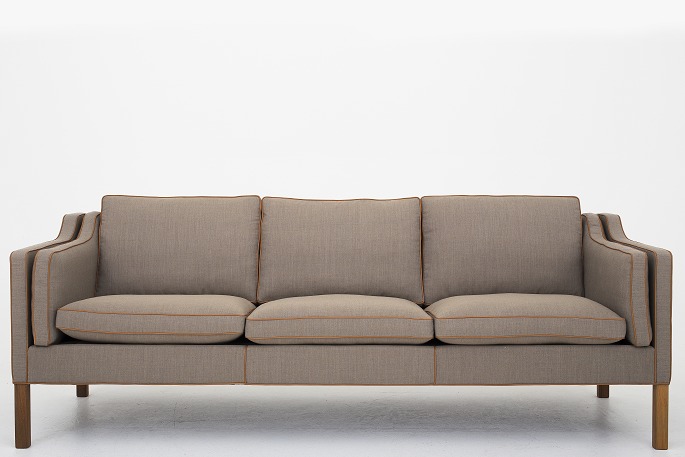 Børge Mogensen / Fredericia Furniture
3 seater sofa, model no. 2213
Reupholstered in Remix fabric / legs in teak
Børge Mogensen / Fredericia Furniture
3 seater sofa, model no. 2213
Reupholstered in Remix fabric  legs in teak
Availability: 6-8 weeks
Renovated
