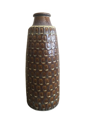 Høj vase
Søholm
Stentøj
H: 41 cm
God stand
Einar Johansen
