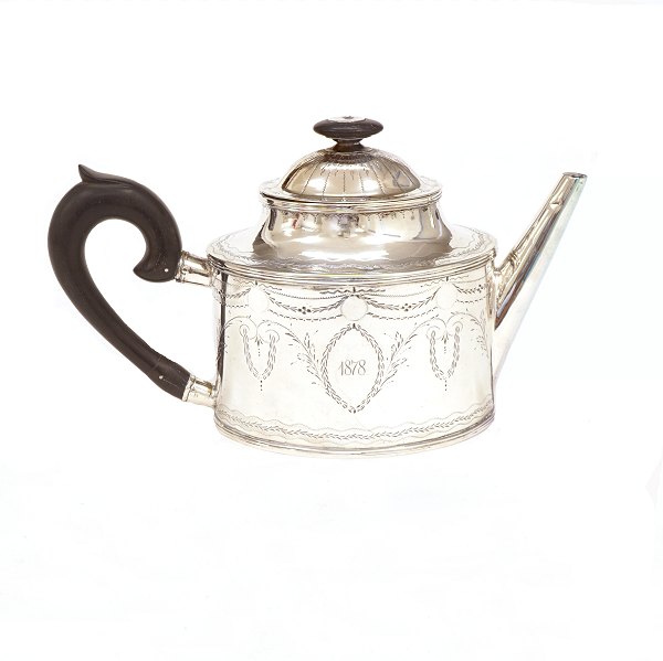 Hans Christian Winther, Copenhagen, 1786-ca. 1813: An Empire silver teapot. H: 
13,5cm. W: 513gr