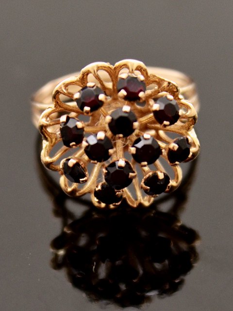 14 carat gold ring size 56 with garnets