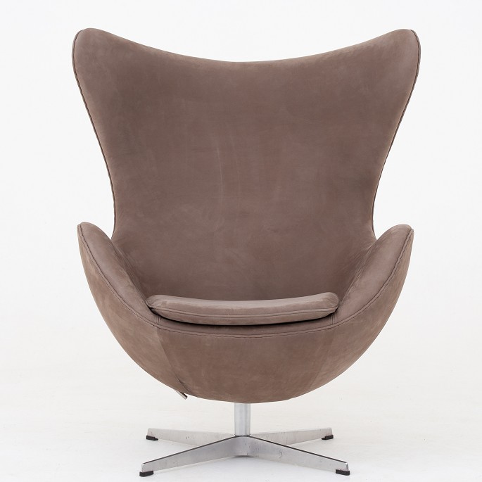 Arne Jacobsen / Fritz Hansen
AJ 3316 - Nybetrukket 