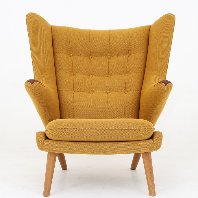 Hans J. Wegner / AP Stolen
AP 19 - Reupholstered Papa Bear Chair in yellow textile (Steelcut Trio 3, code 
453) with teak paws and solid oak legs.
Contact us regarding stock
Renovated
