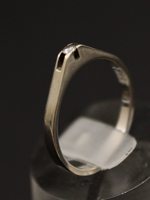 14 ct, white gold ring