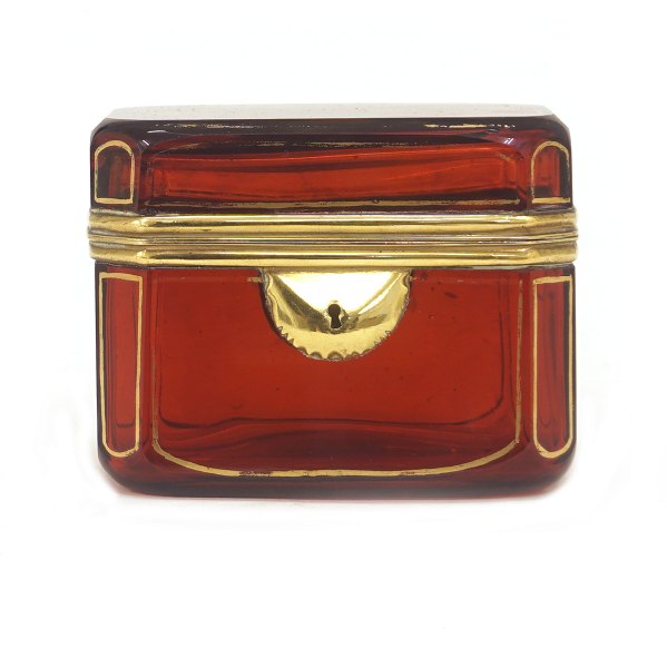 Ruby red sugar box, glass. France circa 1860-80. H: 8,1cm. W: 10,5cm. D: 7cm