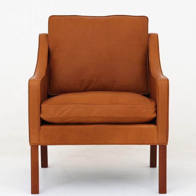 Børge Mogensen / Fredericia Furniture
BM 2207 - Reupholstered easy chair in Klassik Cognac leather (aniline leather). 
KLASSIK offers the chair in leather or textile of your choice. Please contact us 
for more information.
Availability: 6-8 weeks
Renovated
