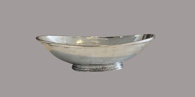 Oval skål
Sterling, Sverige 
B: 9 cm, L:15.5 cm, H: 4 cm
Rey Urban 1950
