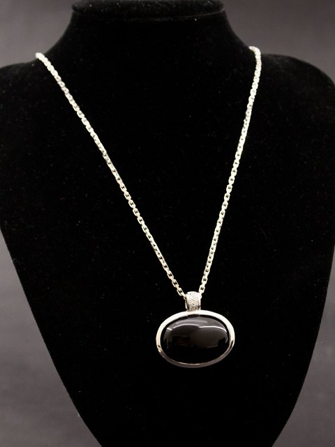 Sterling silver Vivanty pendant with onyx