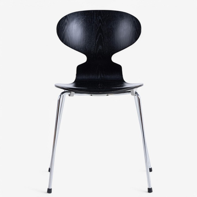 Arne Jacobsen
AJ 3100 - Black-lacquered ant chair with steel frame. The price shown is for 
the version shown, which appears original and black-lacquered.
Contact us regarding stock
