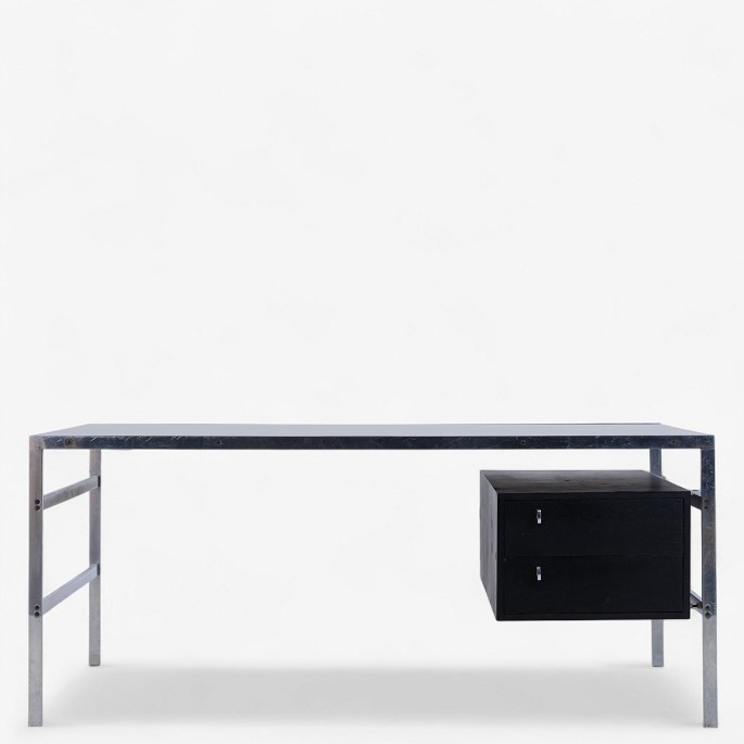 Preben Fabricius & Jørgen Kastholm / Bo-Ex
BO 550 - Skrivebord i stål med plade i 