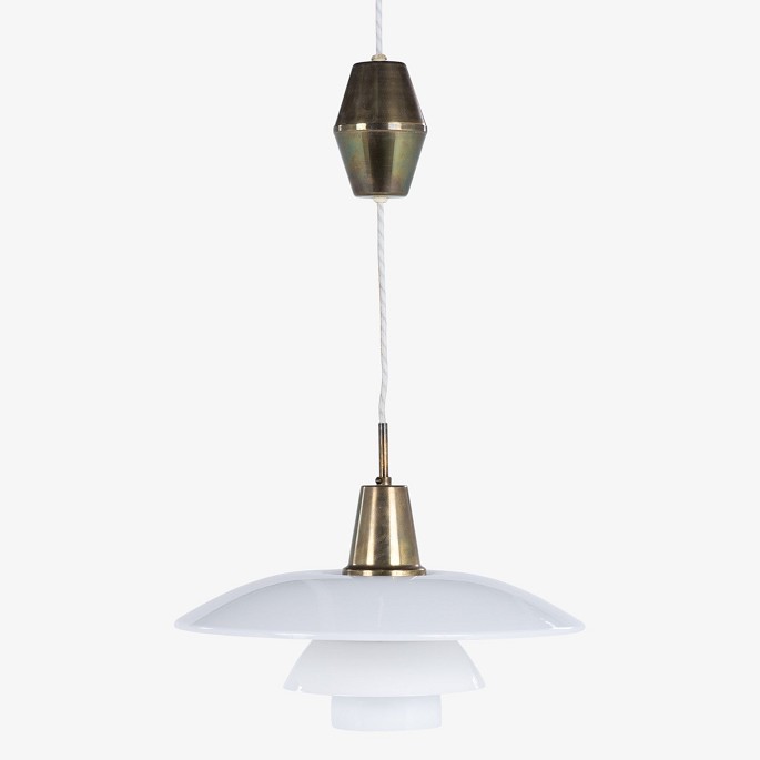 Poul Henningsen / Louis Poulsen.PH 4/3 - Pendant lamp with white glass shades and brass handle.1 pc. in stock