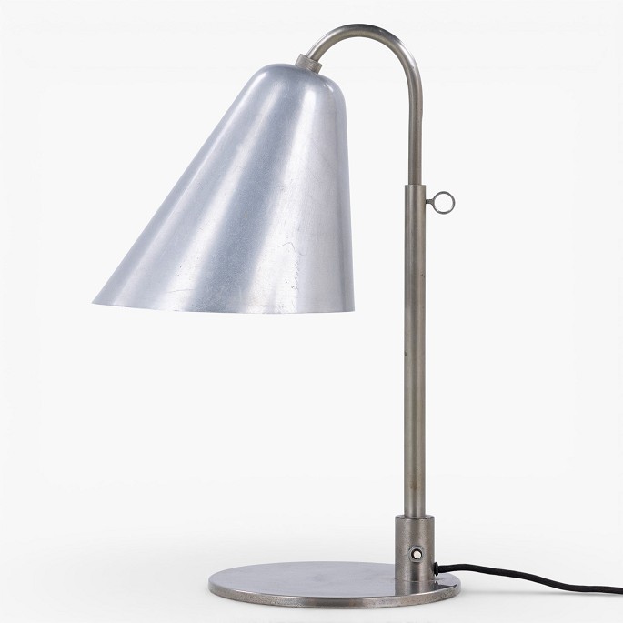 Vilhelm Lauritzen & Frits Schlegel / Fritzches GlashandelRare table lamp in nickel-plated metal with funnel-shaped shade. Made in the 1930s.1 pc. in stock