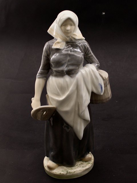 Royal Copenhagen malkepige 899.