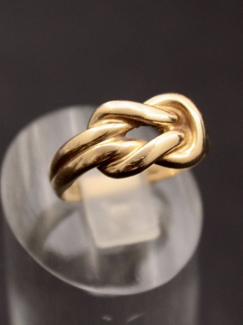 14 carat gold ring