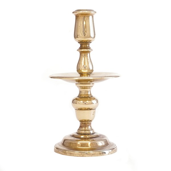 Stor hollandsk 1600-tals stage i messing ca. år 1660-90. H: 25cm